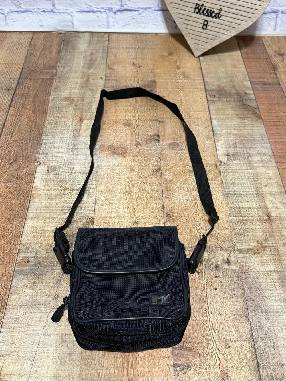 Rare 1999 convertible MTV black fanny pack / satchel.